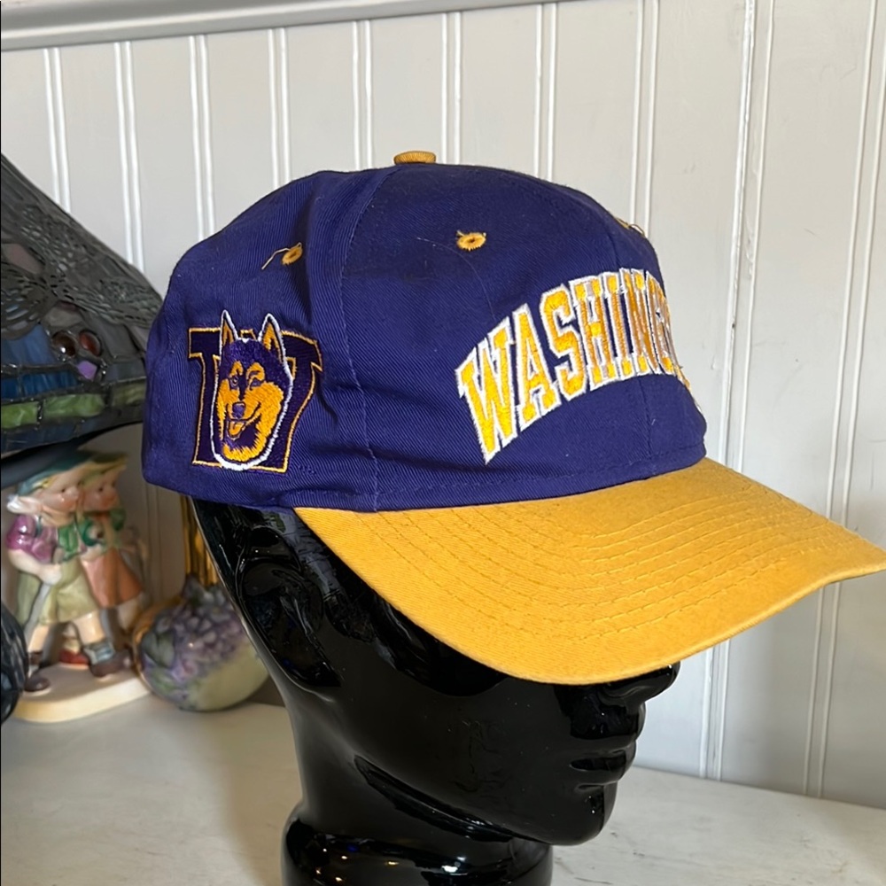 90s Vintage Washington Huskies SnapBack hat Cap